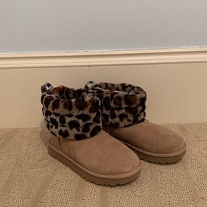 UGG WOMEN'S FLUFF MINI QUILTED LEOPARD BOOTS - ROUND TOE- WOMANS SIZE 5